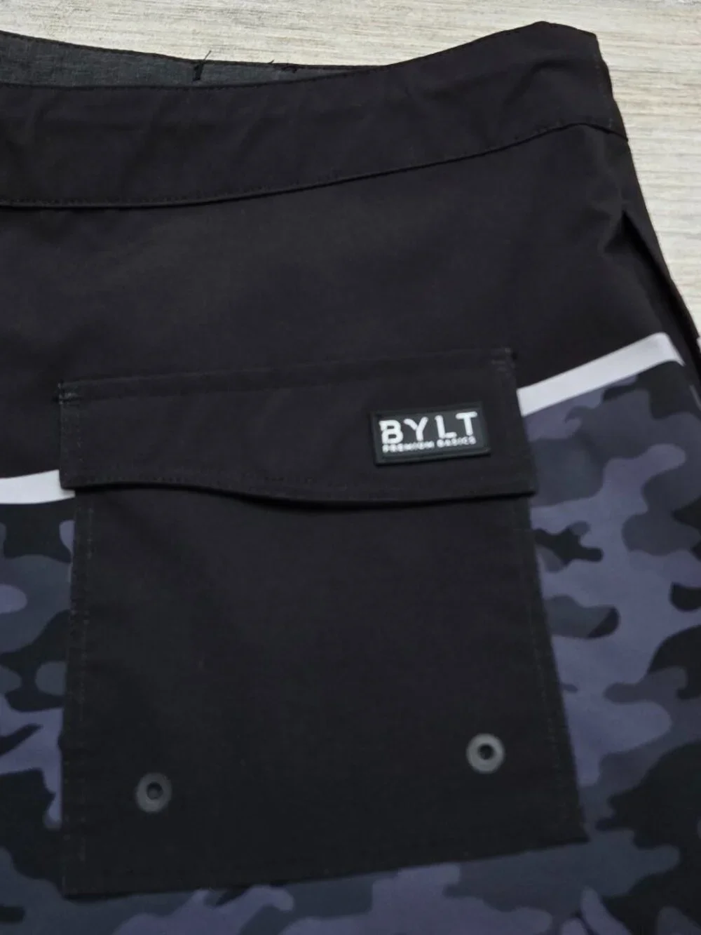 BYLT Basics Coastal Board Shorts Mens Stretch Dark Camo Drawstring Resort Pool L